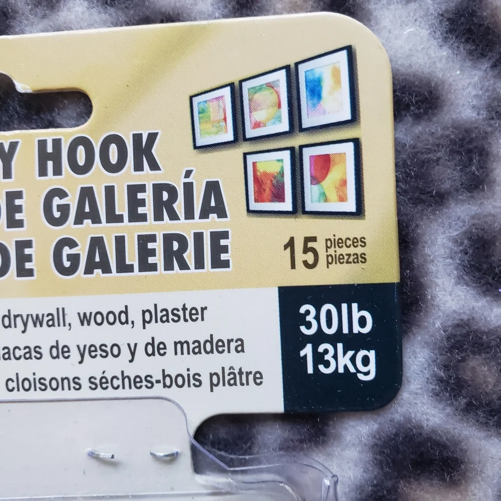 HangZ Gallery Hooks, 15 Pieces, 30 LB. Ideal for Drywall, Wood, Plaster, NIP